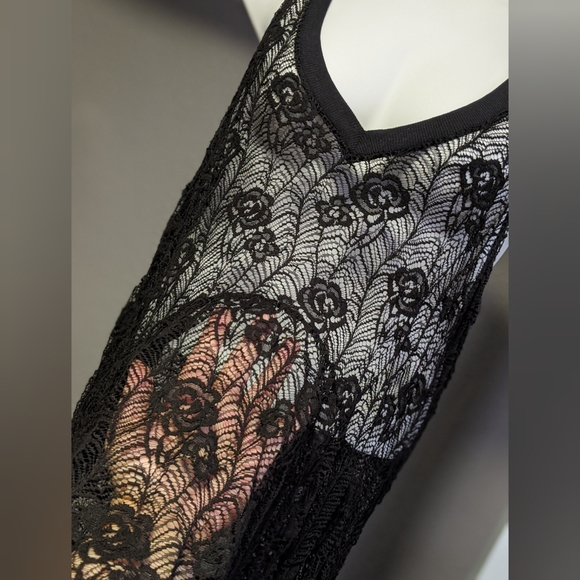 Gothic Torrid Black Lace Tunic Top sleeveless 1x - Picture 6 of 10